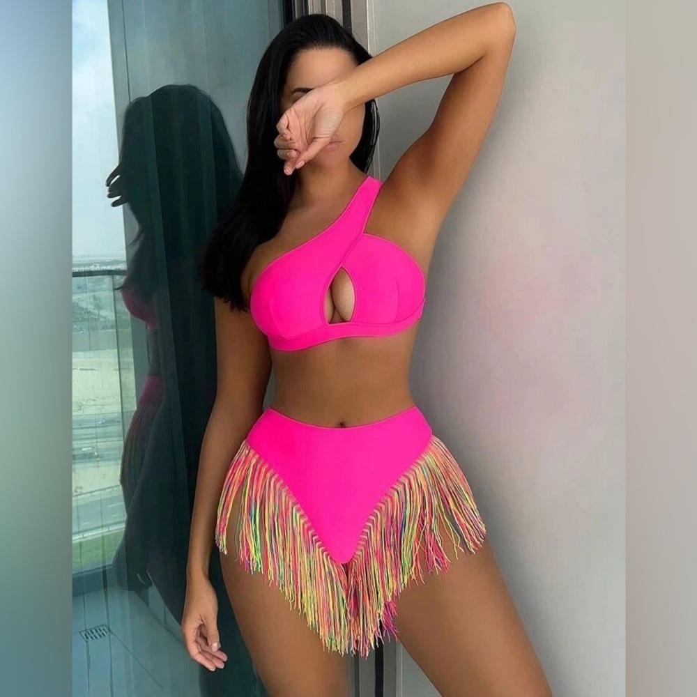NWOT- Sexy fringe hem one shoulder bikini swimsuit